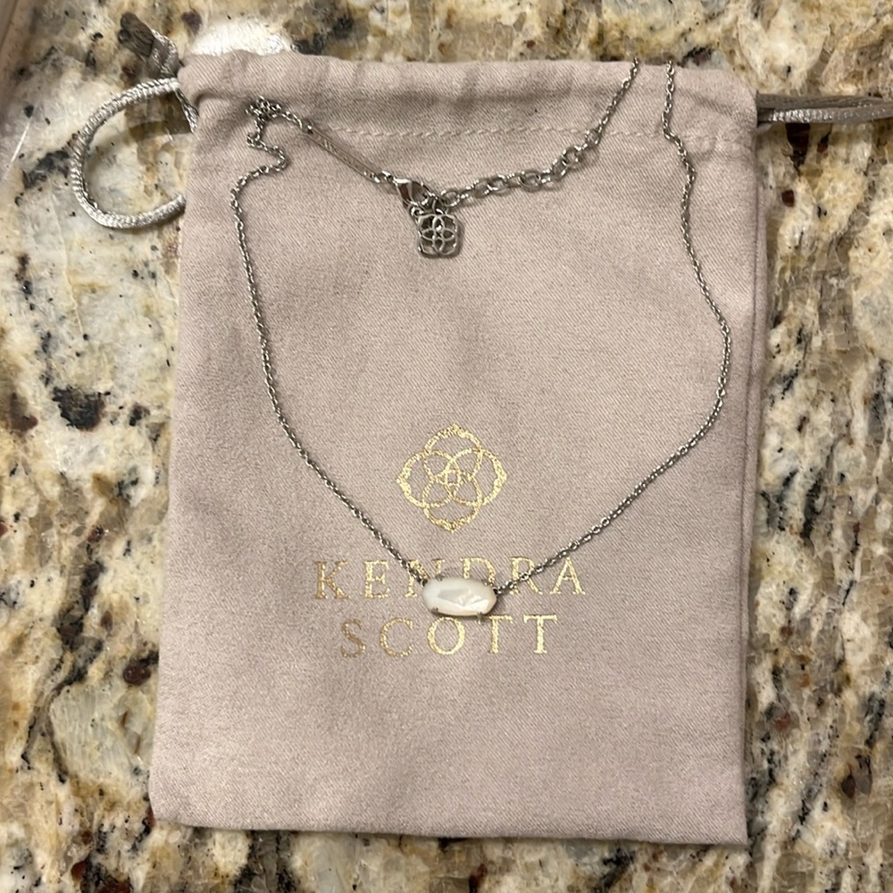 NEW! Kendra Scott necklace